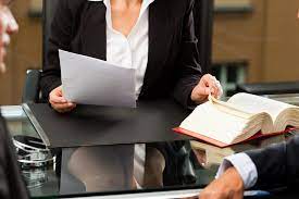 Pháp luật quy định thế nào về việc chuyển đổi văn phòng luật sư thành công ty luật?