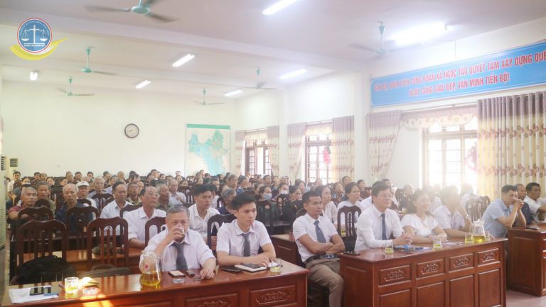 Tham gia hoạt động tuyên truyền pháp luật, trợ giúp pháp lý tại UBND xã Ngọc Tảo, huyện Phúc Thọ, TP Hà Nội